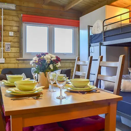 Holiday home Robin's *