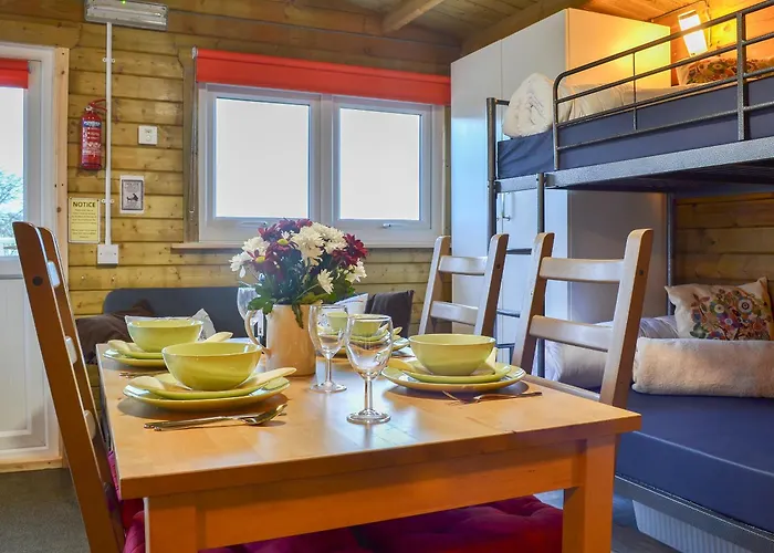 Holiday home Robin's *